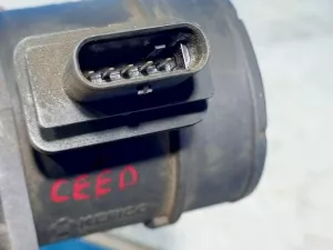 Расходомер воздуха Kia Ceed (2006-2010) — фото 4