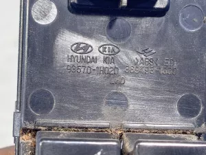 Блок управления стеклоподъемниками Kia Ceed (2006-2010) — фото 2