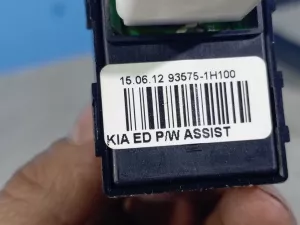 Кнопка стеклоподъемника Kia Ceed (2006-2010) — фото 3