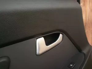 Ручка двери внутренняя левая Kia Sportage (2010-2014) — фото 1