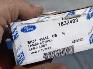 Повторитель на крыло желтый Ford Transit (2013) — фото 4