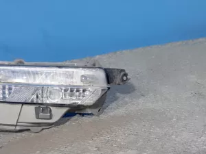 Указатель поворота правый белый Toyota Fortuner (2015-2020) — фото 3