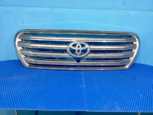 Решетка радиатора Toyota Land Cruiser (2007) — фото 1