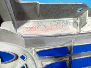 Решетка радиатора Toyota Camry (2011-2014) — фото 4