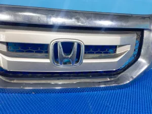 Решетка радиатора Honda Pilot (2008-2011) — фото 12