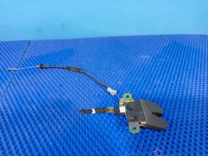 Замок багажника Volkswagen Passat (1996-2001) — фото 2