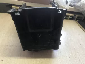 Крепление АКБ Mazda Mazda3 (2003-2006) — фото 5