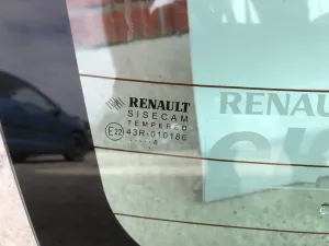 Стекло заднее Renault Logan (2013-2018) — фото 3