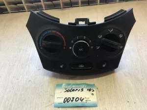 Блок управления климатической установкой Hyundai Solaris (2010-2014) — фото 1