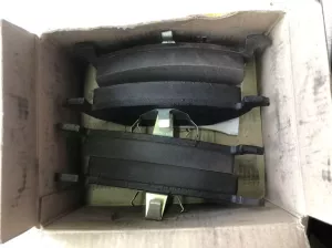 Комплект установочный передних колодок Volkswagen Polo (2001-2005) — фото 1