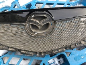 Решетка радиатора Mazda CX-5 (2011-2015) — фото 3