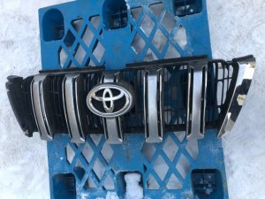 Решетка радиатора Toyota Land Cruiser (2007) — фото 1