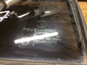 Стекло двери задней правой форточка Honda Accord (2012-2016) — фото 4
