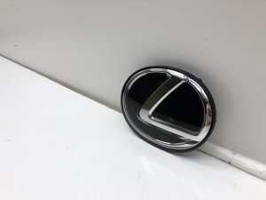 Эмблема Lexus NX200 (2014-2017) и др. — фото 1