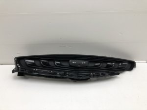 Решетка радиатора Geely Coolray SX11 (2018) — фото 1