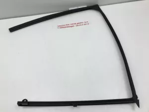 Уплотнитель стекла двери задней правой Lexus ES200 (2018-2021) — фото 9