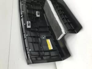Кожух замка багажника Land Rover Range Rover Velar (2017-2023) — фото 9