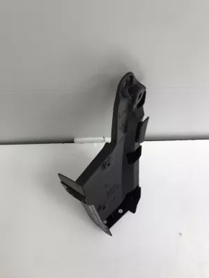 Кронштейн заднего бампера левый Lexus ES200 (2018-2021) — фото 3