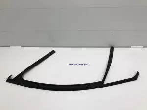 Уплотнитель стекла двери передней правой Hyundai Santa Fe (2018-2022) — фото 10