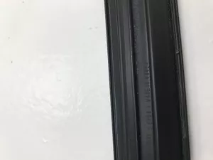 Уплотнитель стекла двери передней левой Hyundai Santa Fe (2018-2022) — фото 8