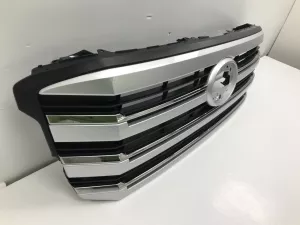 Решетка радиатора Toyota Land Cruiser (2021) — фото 3
