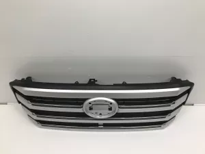 Решетка радиатора Toyota Land Cruiser (2021) — фото 7