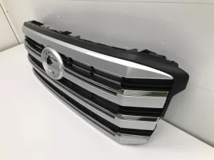 Решетка радиатора Toyota Land Cruiser (2021) — фото 4