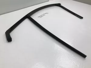 Уплотнитель стекла двери передней правой Hyundai Santa Fe (2018-2022) — фото 7