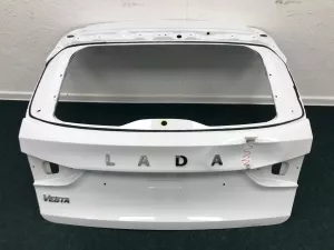 Дверь багажника Lada Vesta (2018) — фото 1