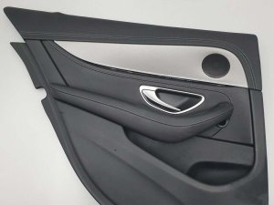 Обшивка двери задняя левая Mercedes E220 D Amg — фото 1