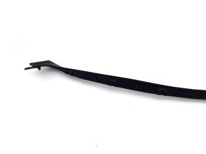 Уплотнитель двери задний левый Mercedes E220 D Amg — фото 3