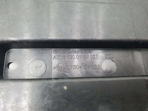 Подставка под аккумулятор Mercedes E220 D Amg — фото 3