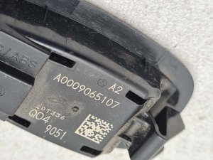 Плафон подсветки салона Mercedes E220 D Amg — фото 2