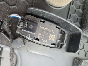 Вещевой ящик Mercedes E220 D Amg Рестайл W213 — фото 10