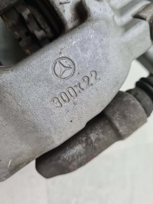 Суппорт тормозной задний левый Mercedes E220 D Amg — фото 3