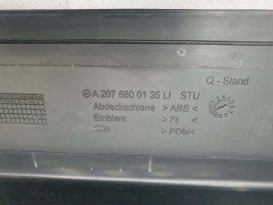 Накладка на порог салона передняя левая Mercedes E — фото 2