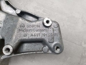 Кронштейн генератора Mercedes Gle 250D W166 — фото 2