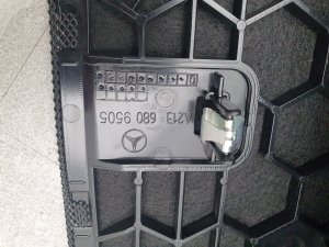 Накладка на панель приборов передняя Mercedes E220 — фото 3