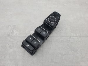 Блок кнопок стеклоподъемника Hyundai Santa Fe 2019 — фото 1