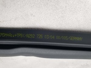 Уплотнитель стекла двери Mercedes Gle 250D W166 OM651.960 2018 перед. — фото 2