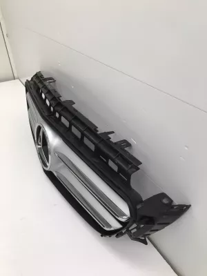 Решетка радиатора Mercedes-Benz E W213 AMG  — фото 3