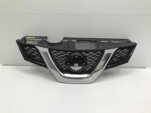 Решетка радиатора Nissan X-Trail T32 2013-2019 623104CM0A — фото 2