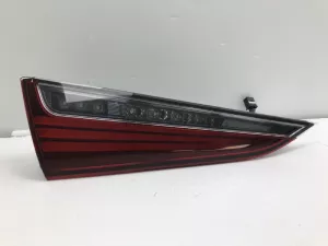 Задний левый внутренний фонарь Lexus ES7 2018-2021 8159033472 — фото 2
