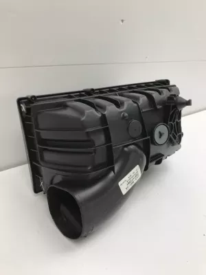 Корпус воздушного фильтра левый Land Rover Range Rover Sport  [LR036426 CPLA9601CA] Range Rover Vogue — фото 11