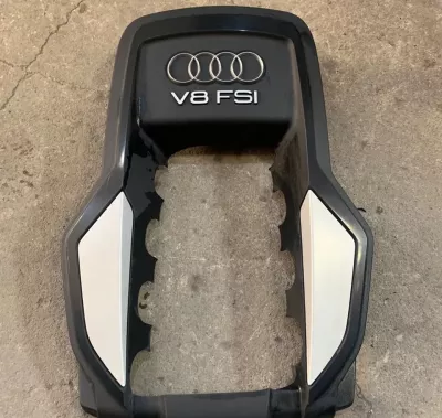 Крышка двигателя на Audi A8 D4