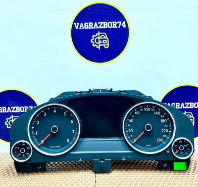 Панель приборов на Volkswagen Touareg NF