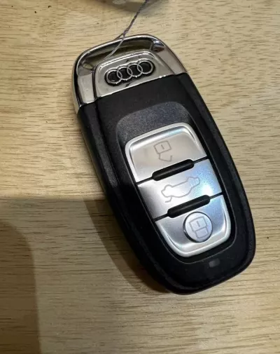 Ключ зажигания на Audi A6 C7